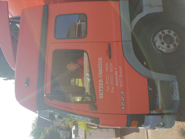 Die Chefin am Steuer